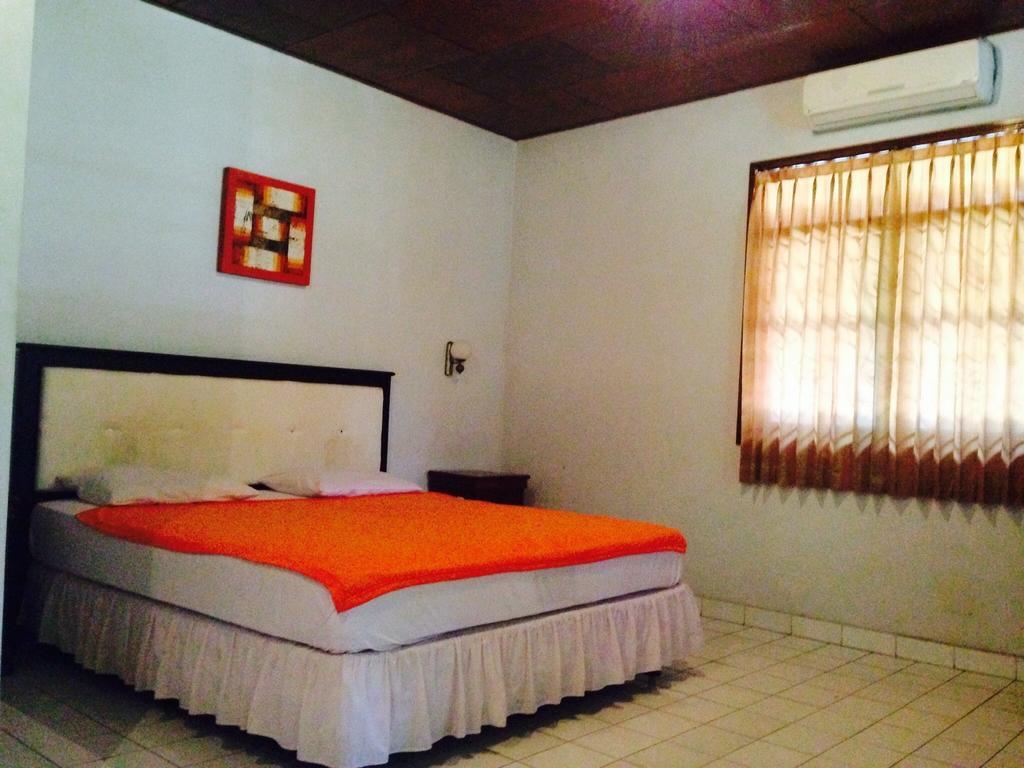 Mekar Jaya Bungalows Kuta  Ruang foto