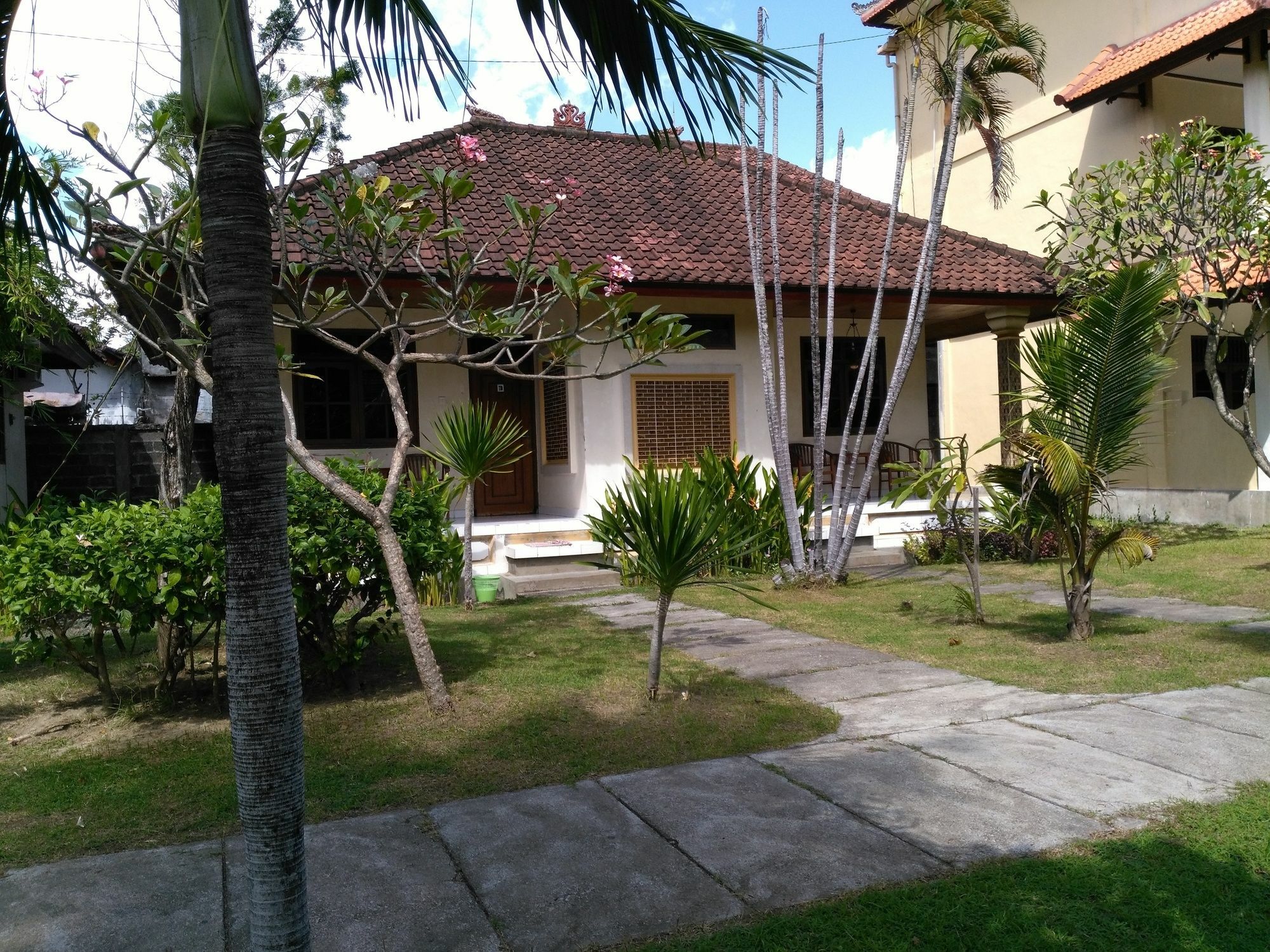Mekar Jaya Bungalows Kuta  Bagian luar foto